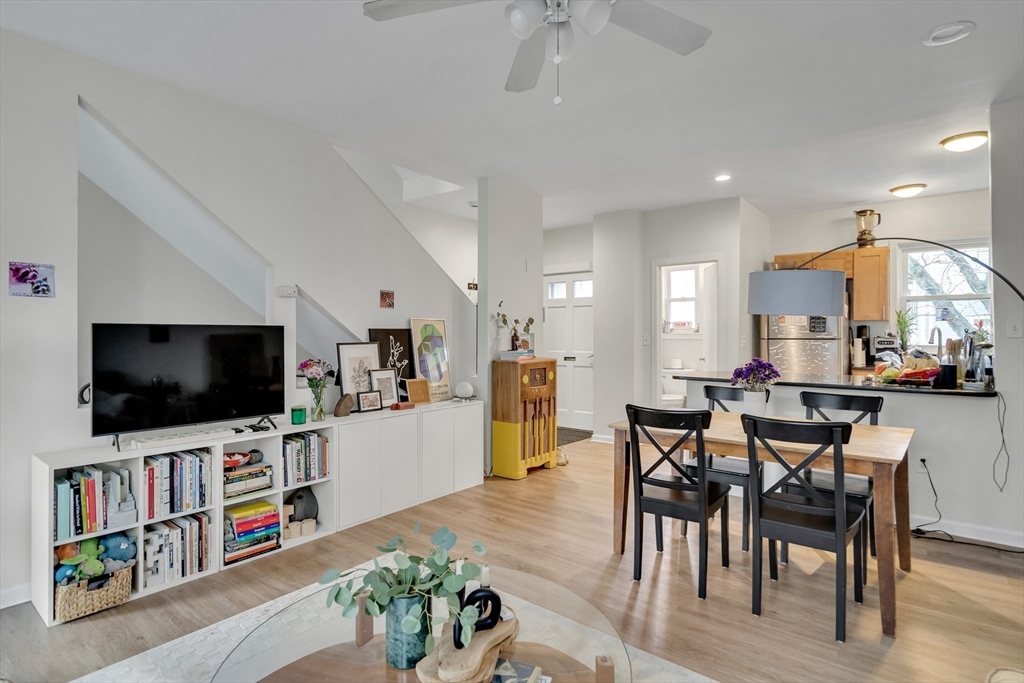 Cambridge, Massachusetts, 02138, United States, 20 Bedrooms Bedrooms, ,16 BathroomsBathrooms,Residential,For Sale,1898572