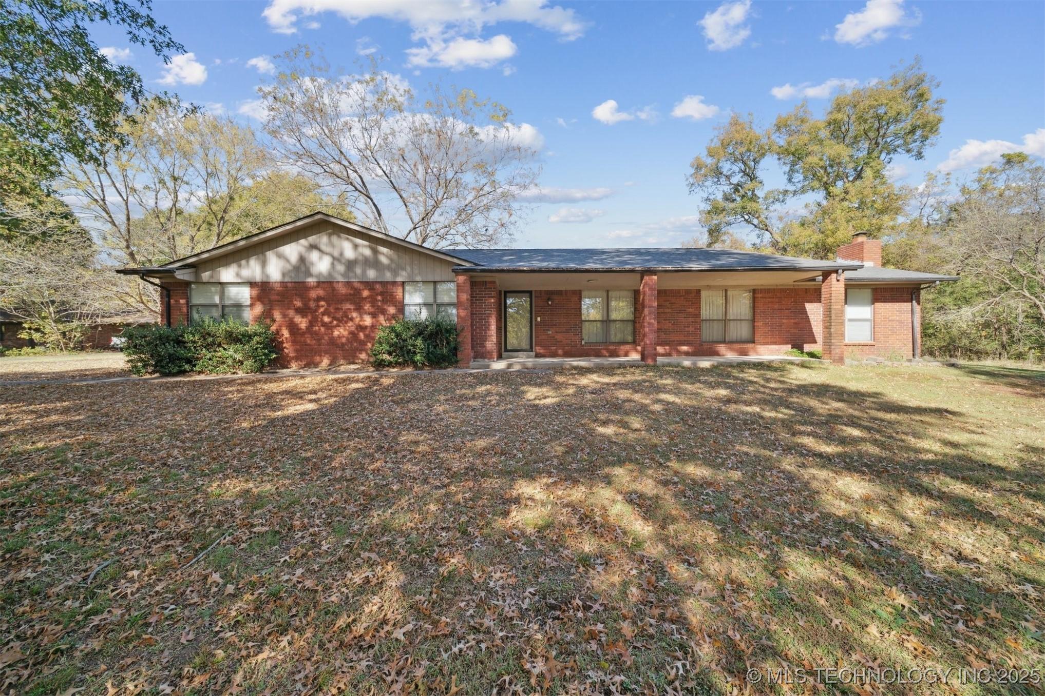 Coweta, Oklahoma, 74429, United States, 3 Bedrooms Bedrooms, ,2 BathroomsBathrooms,Residential,For Sale,1990237
