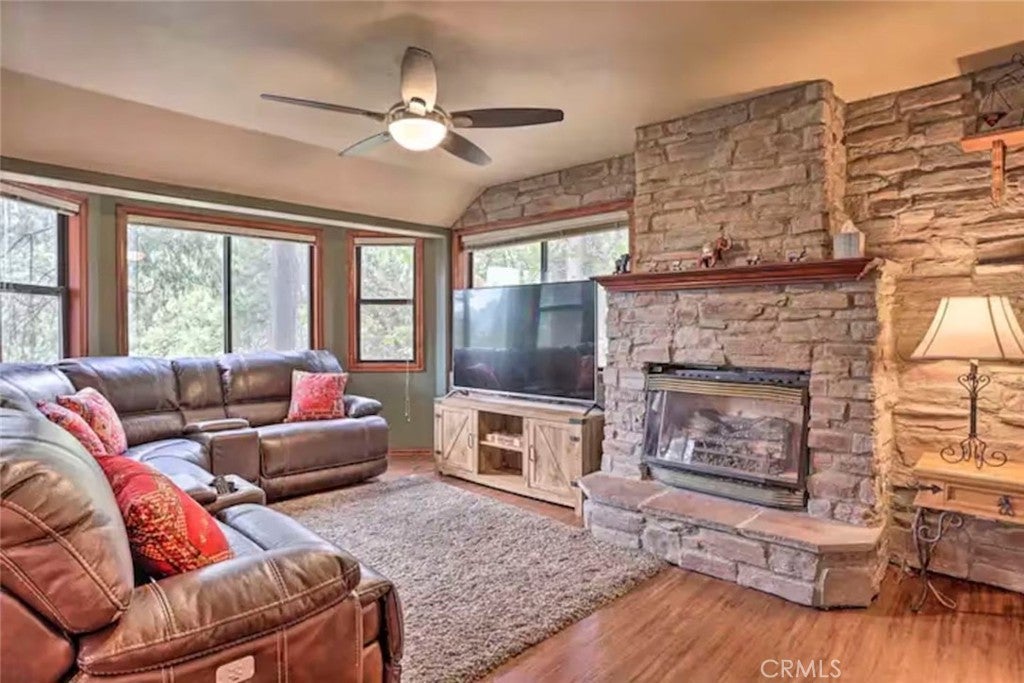 Crestline, California, 92325, United States, 3 Bedrooms Bedrooms, ,3 BathroomsBathrooms,Residential,For Sale,1939117