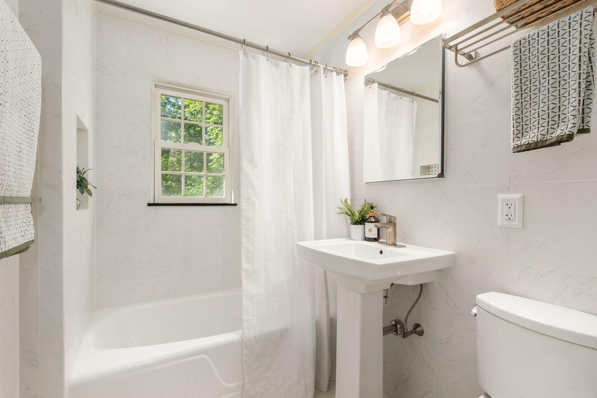  118 Newton Street, Weston, MA, 02493 - 物件實景
