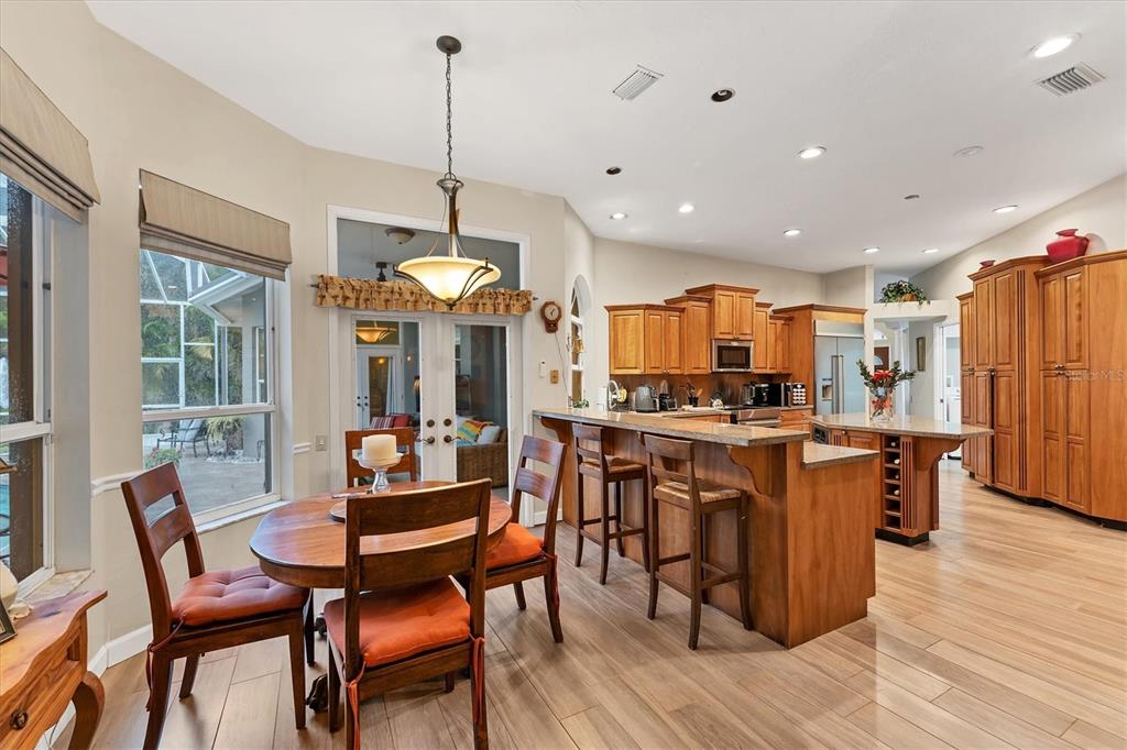 Sarasota, Florida, 34233, United States, 4 Bedrooms Bedrooms, ,4 BathroomsBathrooms,Residential,For Sale,1891764