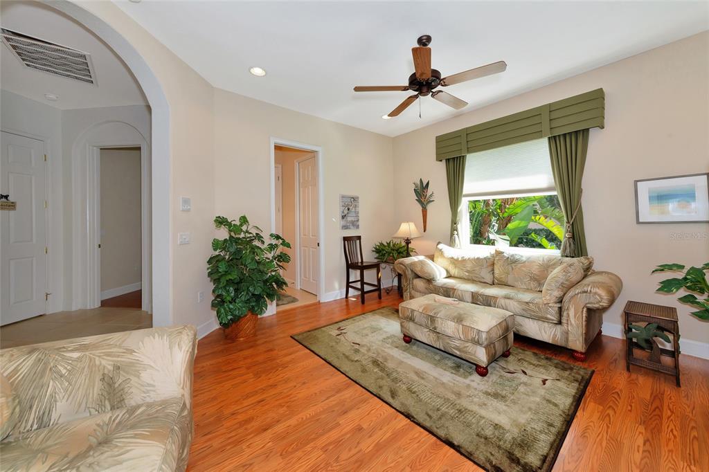 Bradenton, Florida, 34212, United States, 3 Bedrooms Bedrooms, ,3 BathroomsBathrooms,Residential,For Sale,1989547