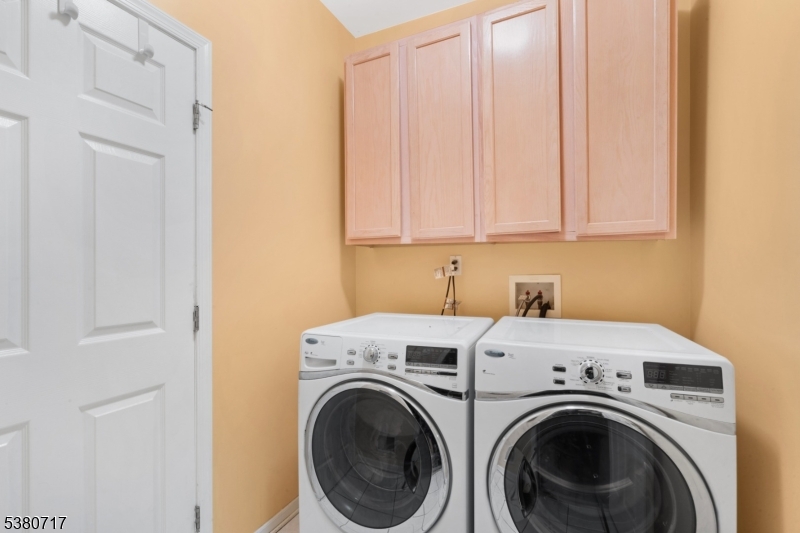 Bernards Twp., New Jersey, 07920, United States, 5 Bedrooms Bedrooms, ,4 BathroomsBathrooms,Residential,For Sale,1933609