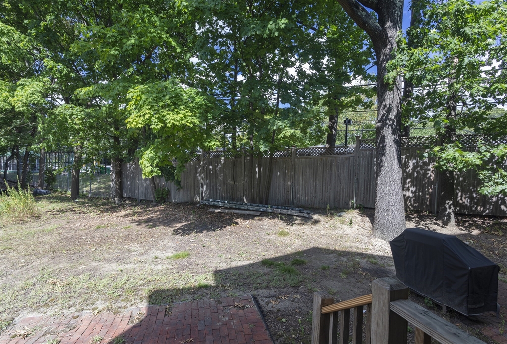 Newton, Massachusetts, 02161, United States, 3 Bedrooms Bedrooms, ,4 BathroomsBathrooms,Residential,For Sale,1940843