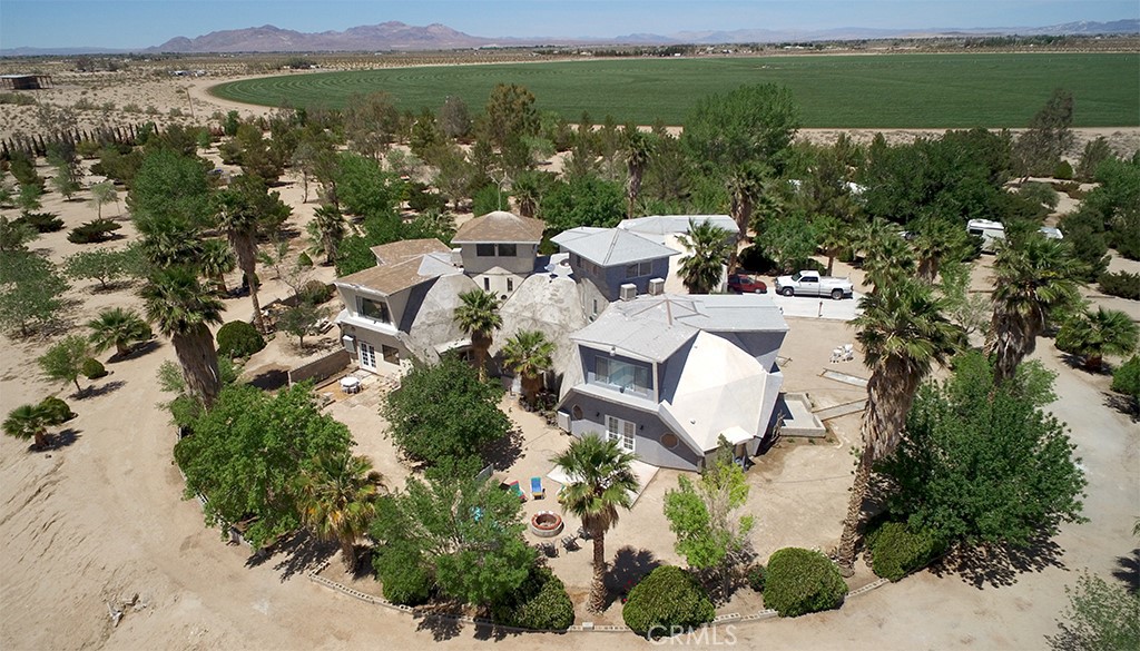 Newberry Springs, California, 92365, United States, 4 Bedrooms Bedrooms, ,6 BathroomsBathrooms,Residential,For Sale,1990195