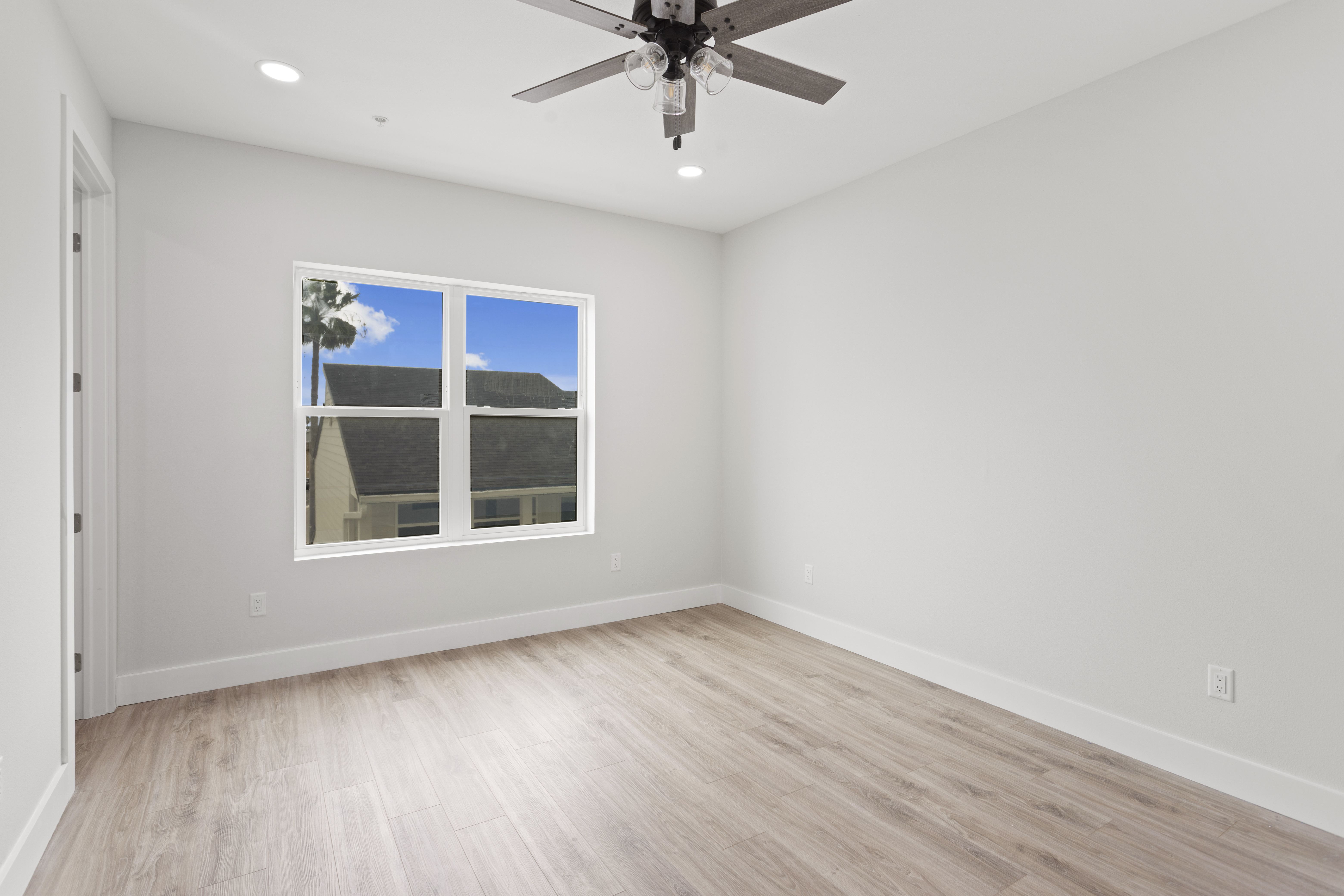 11605 1st St E # 6, Treasure Island, Florida, 33706, United States, 5 Bedrooms Bedrooms, ,4 BathroomsBathrooms,Residential,For Sale,11605 1st St E # 6,1423678