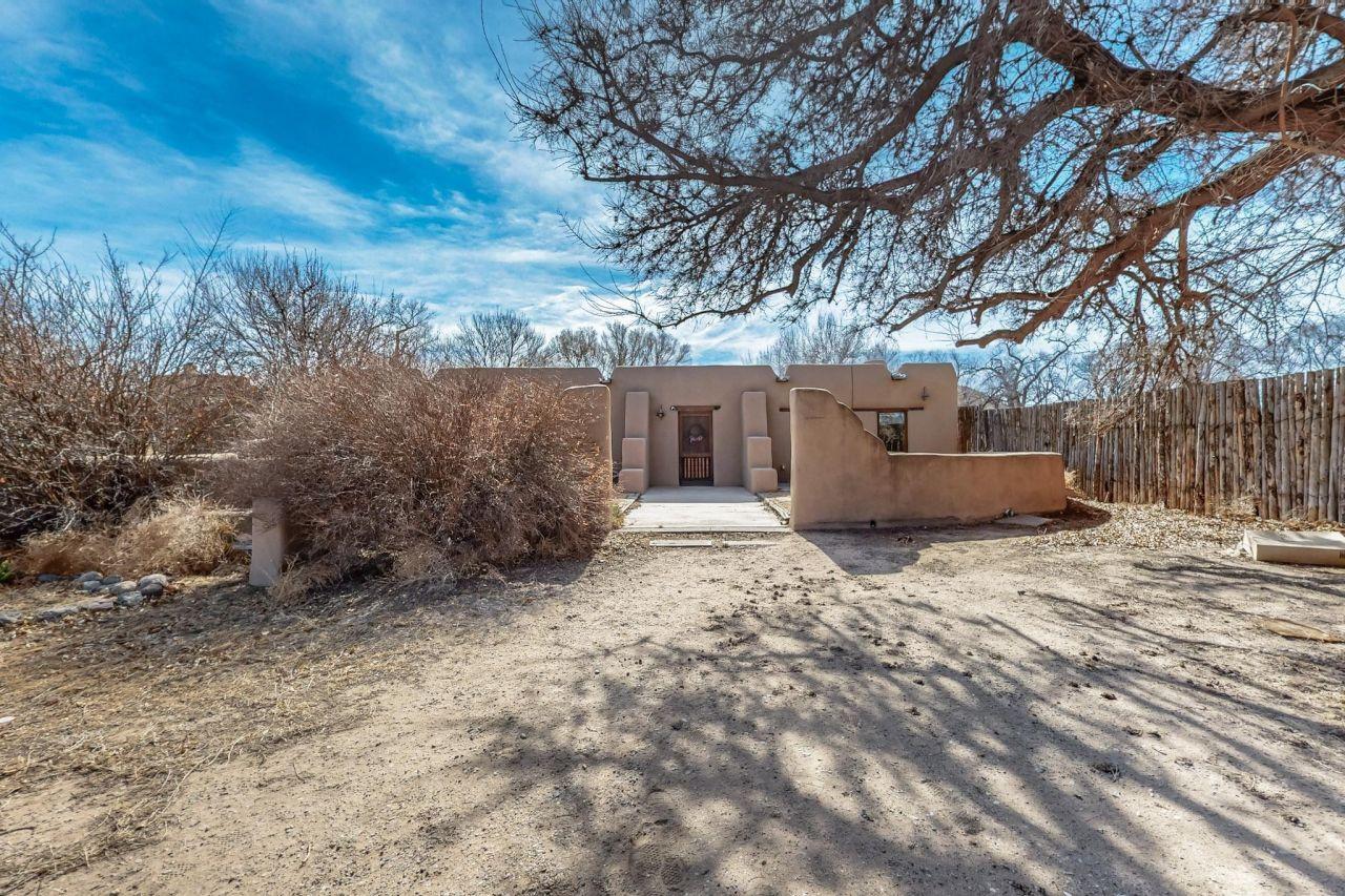 La Mesilla, New Mexico, 87532, United States, 5 Bedrooms Bedrooms, ,2 BathroomsBathrooms,Residential,For Sale,1762122