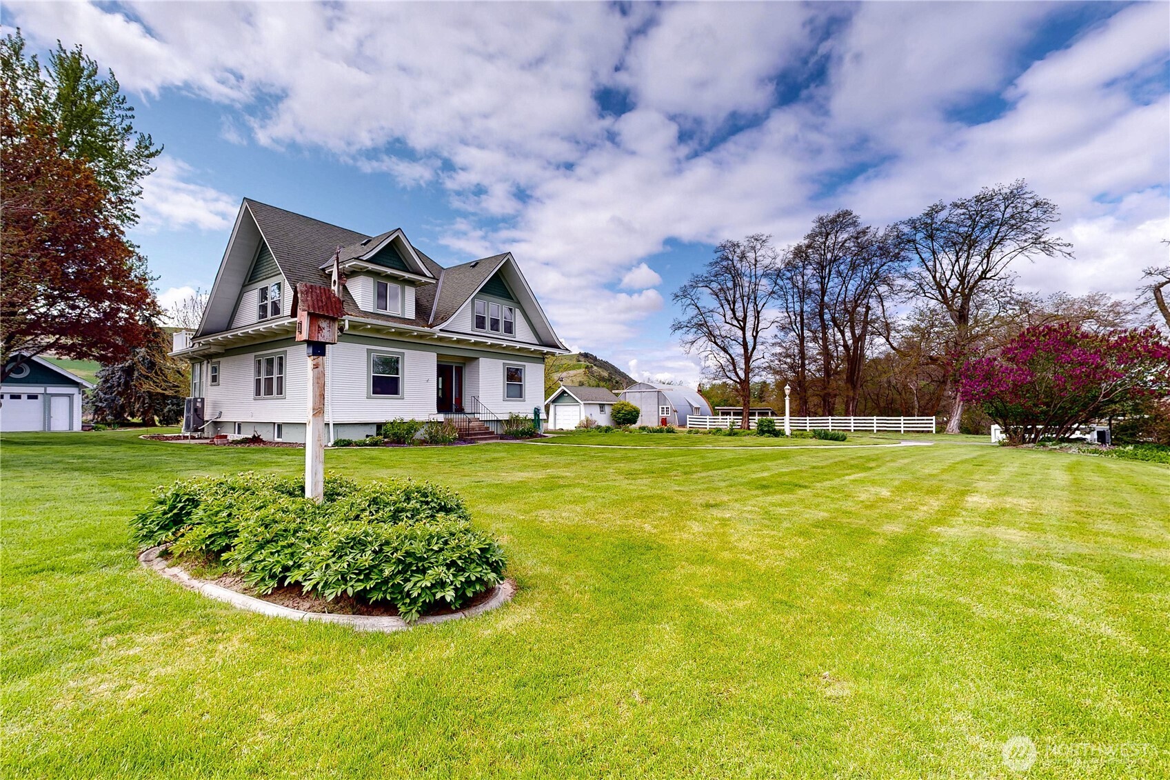 Waitsburg, Washington, 99361, United States, 4 Bedrooms Bedrooms, ,3 BathroomsBathrooms,Residential,For Sale,1793079