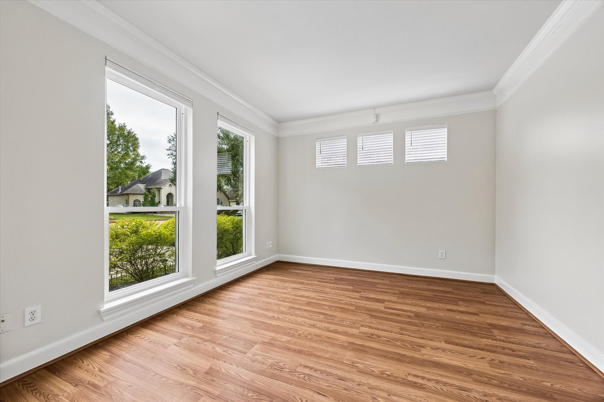  1502 Lakeside Enclave Drive - 物件實景