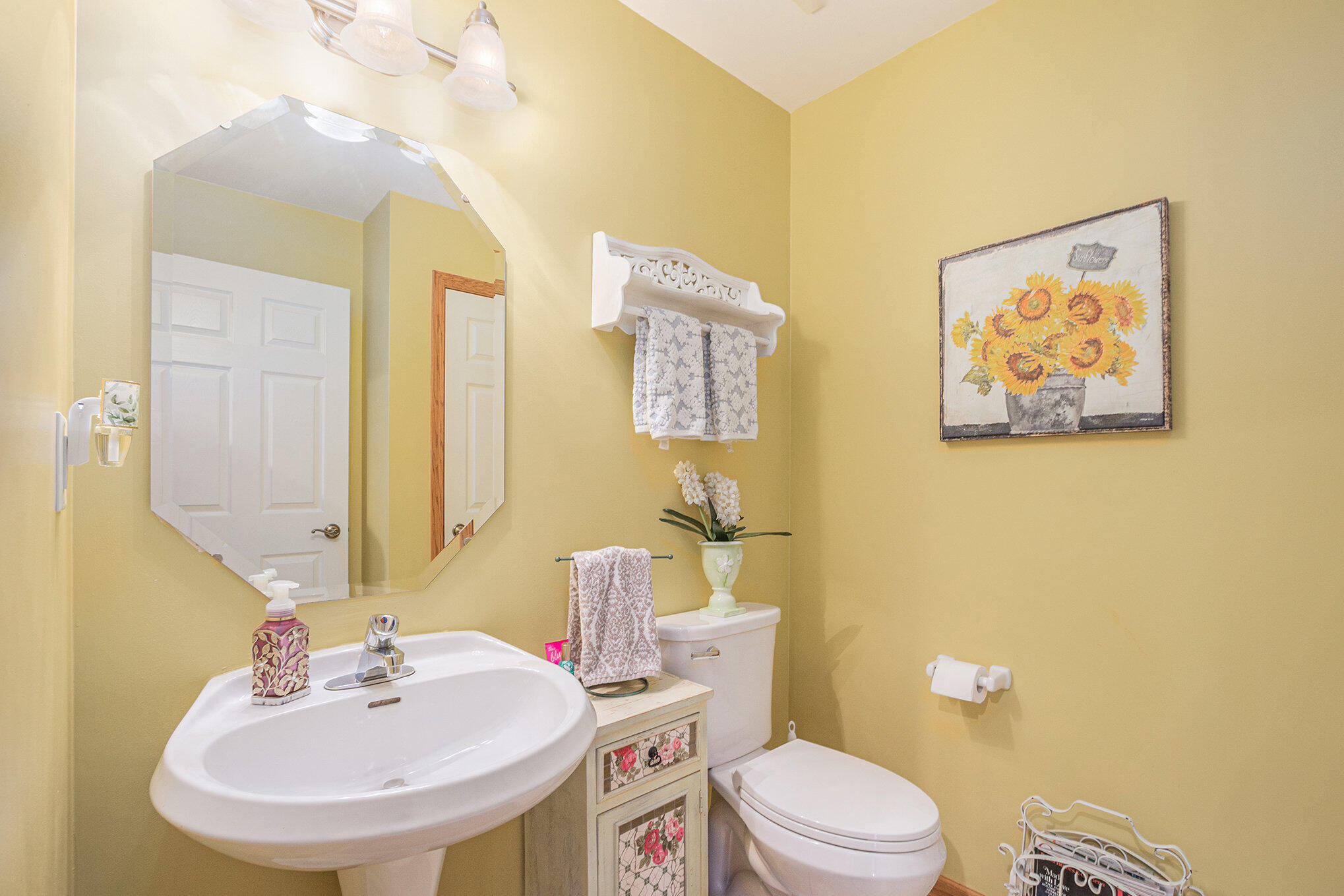 Dyer, Indiana, 46311, United States, 3 Bedrooms Bedrooms, ,3 BathroomsBathrooms,Residential,For Sale,1930978
