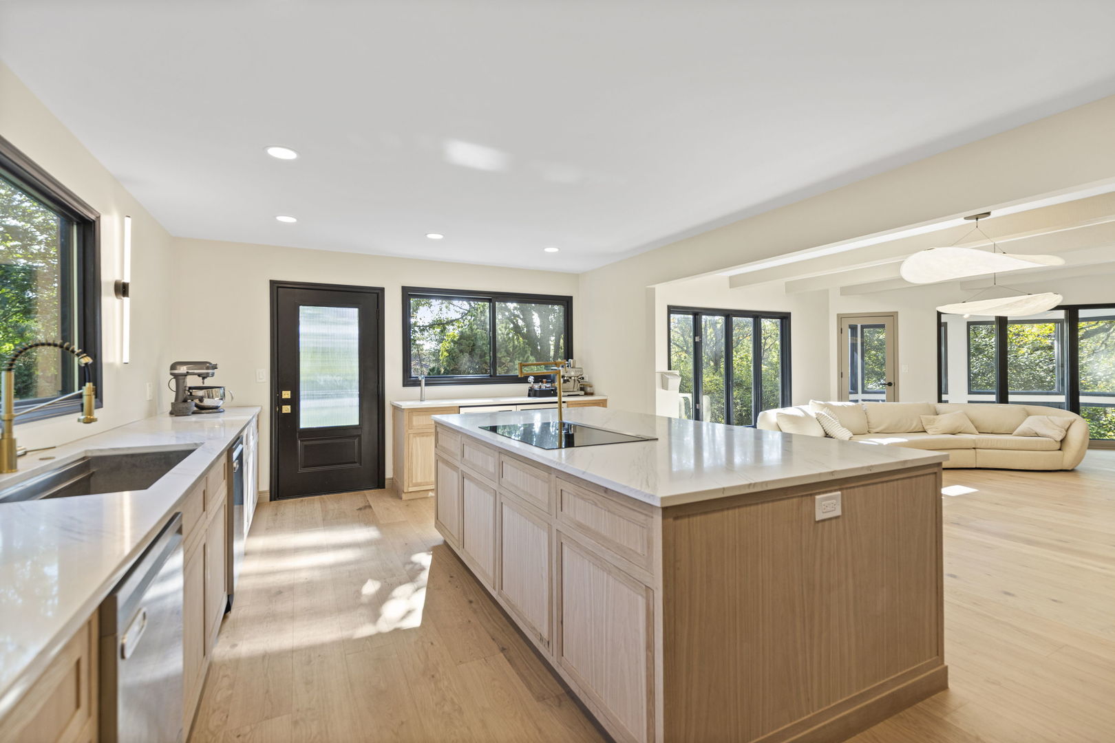 Long Grove, Illinois, 60047, United States, 4 Bedrooms Bedrooms, ,4 BathroomsBathrooms,Residential,For Sale,1994818