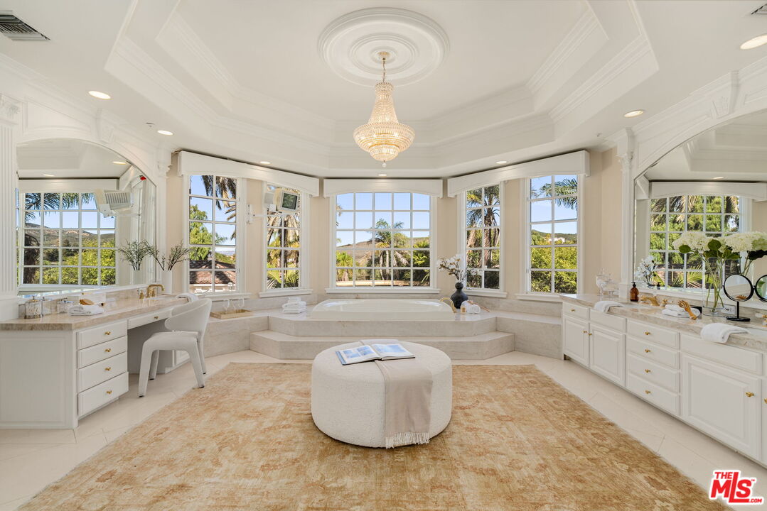 Westlake Village, California, 91362, United States, 7 Bedrooms Bedrooms, ,6 BathroomsBathrooms,Residential,For Sale,2003062