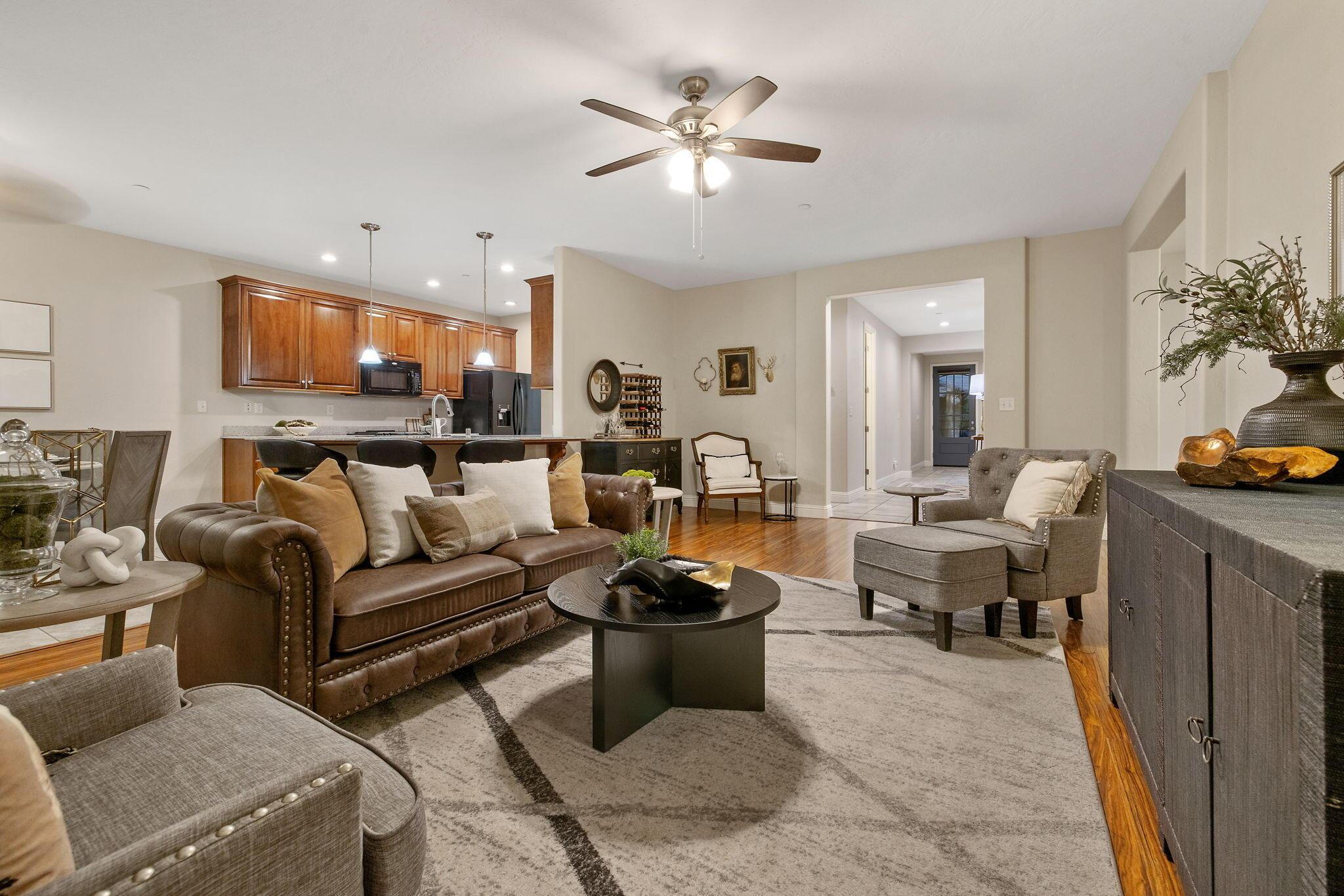 Visalia, California, 93277, United States, 3 Bedrooms Bedrooms, ,2 BathroomsBathrooms,Residential,For Sale,1937034
