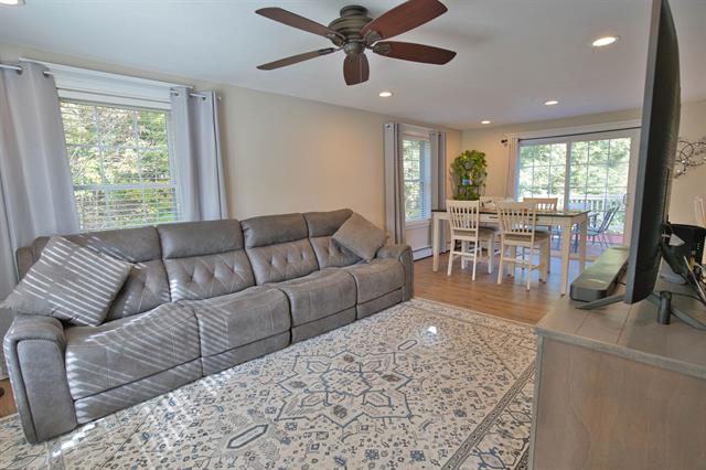 Epsom, New Hampshire, 03234, United States, 3 Bedrooms Bedrooms, ,2 BathroomsBathrooms,Residential,For Sale,1980336