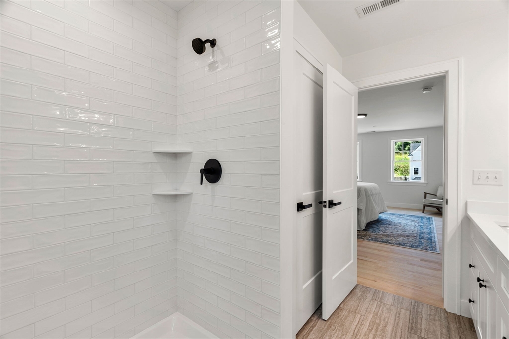 Haverhill, Massachusetts, 01832, United States, 3 Bedrooms Bedrooms, ,4 BathroomsBathrooms,Residential,For Sale,1827330