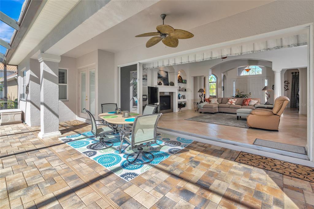 Bradenton, Florida, 34212, United States, 3 Bedrooms Bedrooms, ,3 BathroomsBathrooms,Residential,For Sale,1989547