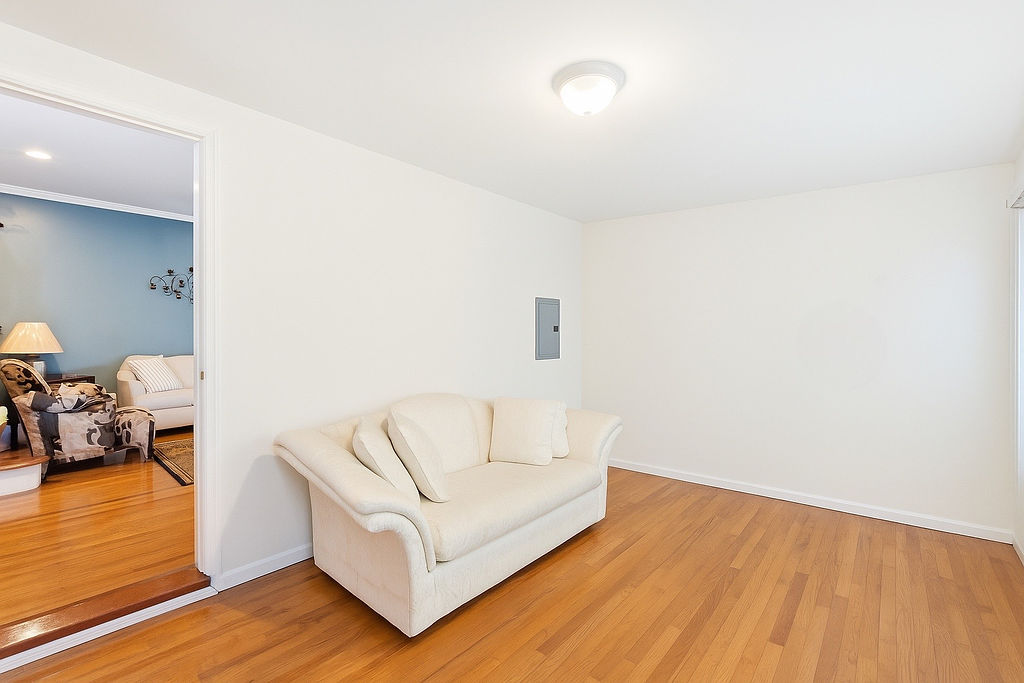 Howard Beach, New York, 11414, United States, 4 Bedrooms Bedrooms, ,1 BathroomBathrooms,Residential,For Sale,1986099