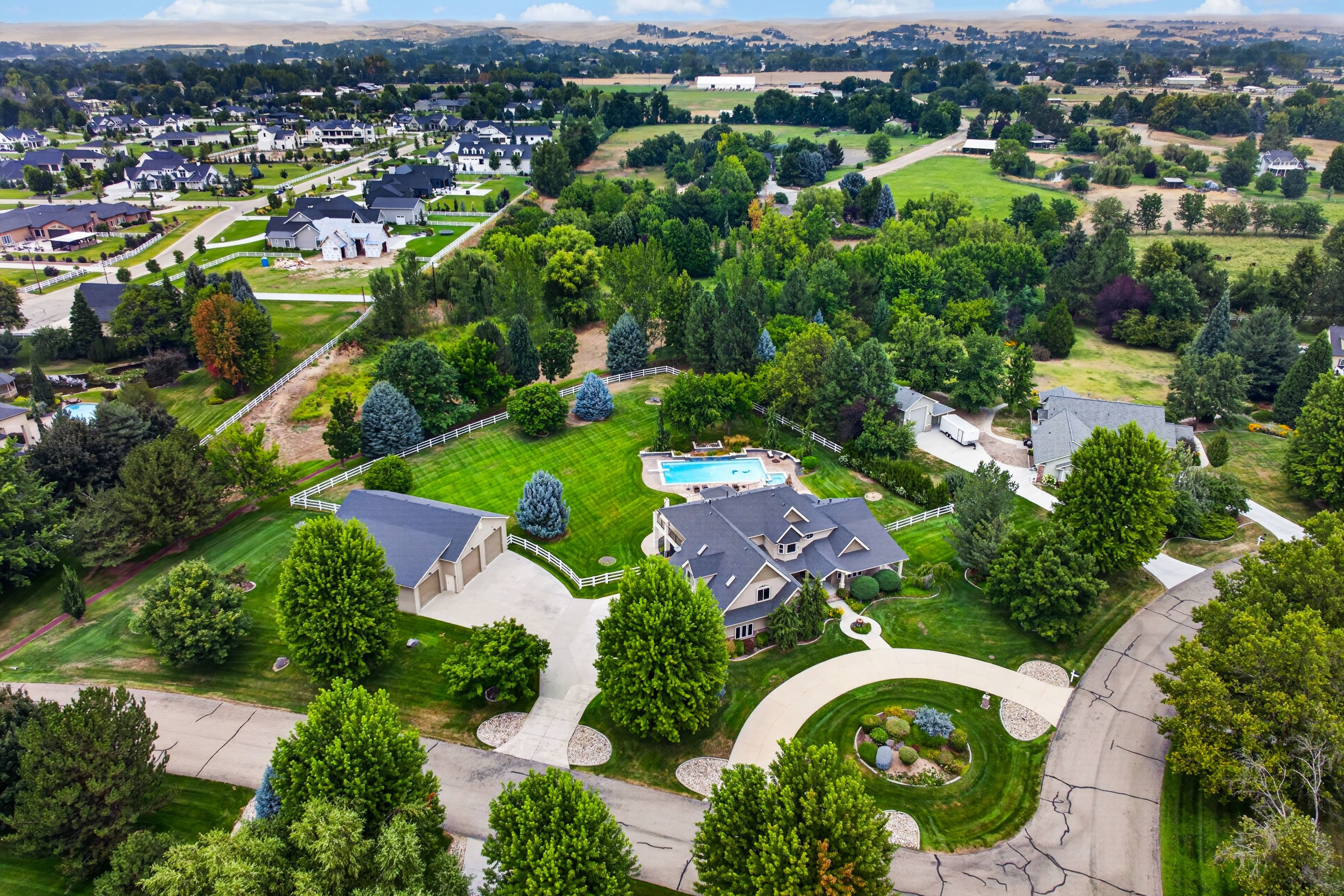  Exceptional Eagle Property - 物件實景