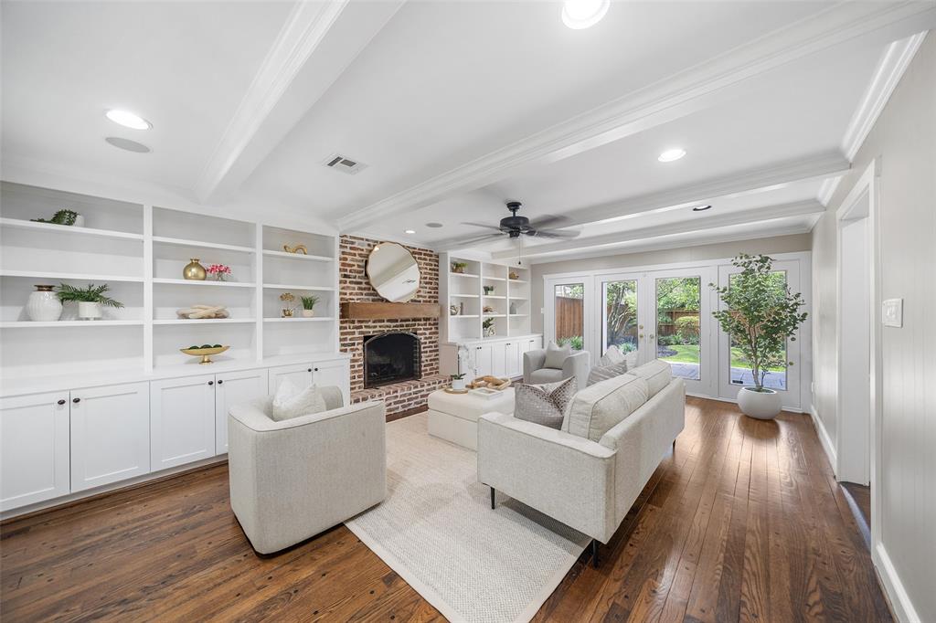 Houston, Texas, 77079, United States, 4 Bedrooms Bedrooms, ,3 BathroomsBathrooms,Residential,For Sale,1856423