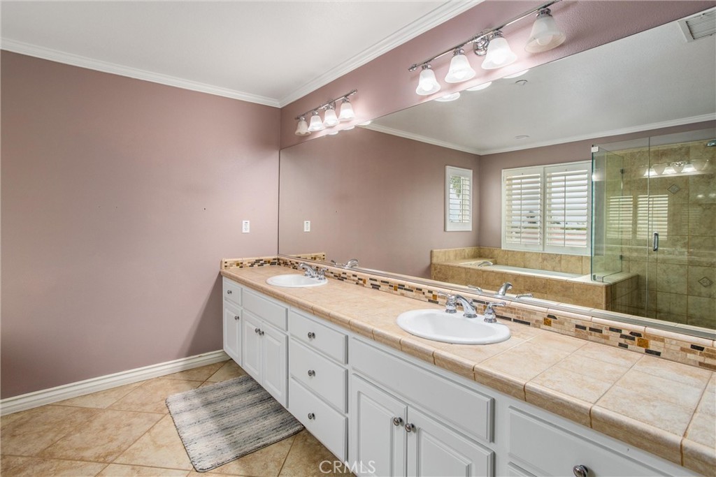 Redlands, California, 92374, United States, 4 Bedrooms Bedrooms, ,2 BathroomsBathrooms,Residential,For Sale,1982377