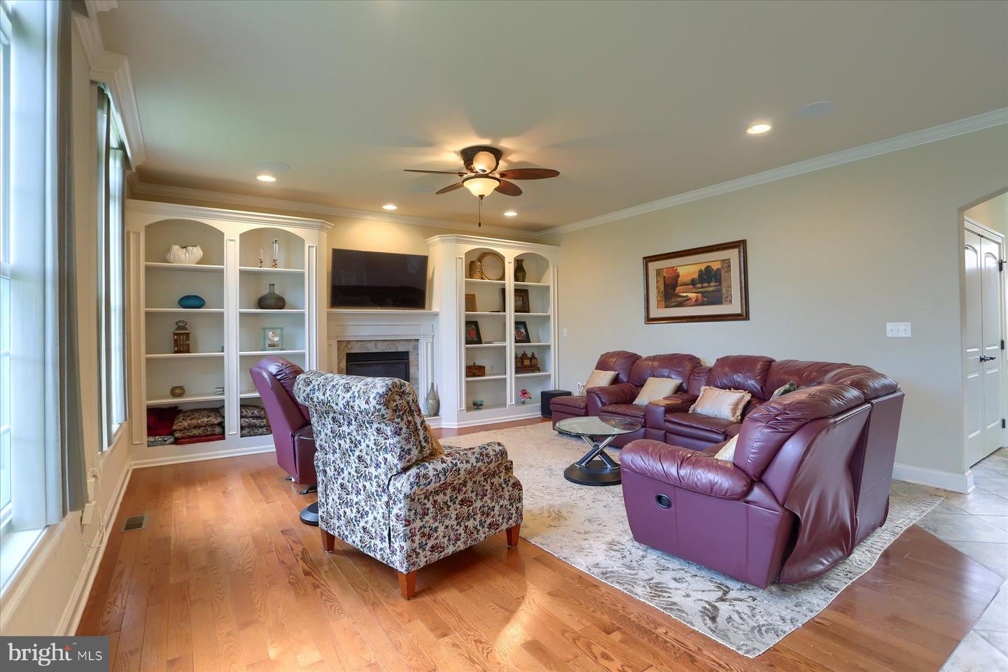 Mechanicsburg, Pennsylvania, 17050, United States, 5 Bedrooms Bedrooms, ,5 BathroomsBathrooms,Residential,For Sale,1910880