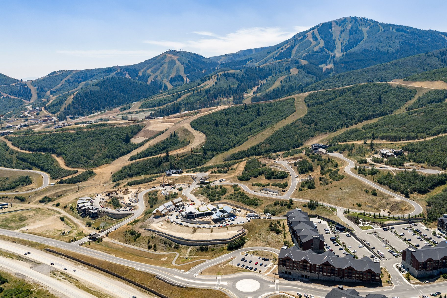  Brand New Luxury Walk to Ski Location at a Value Price - 物件實景