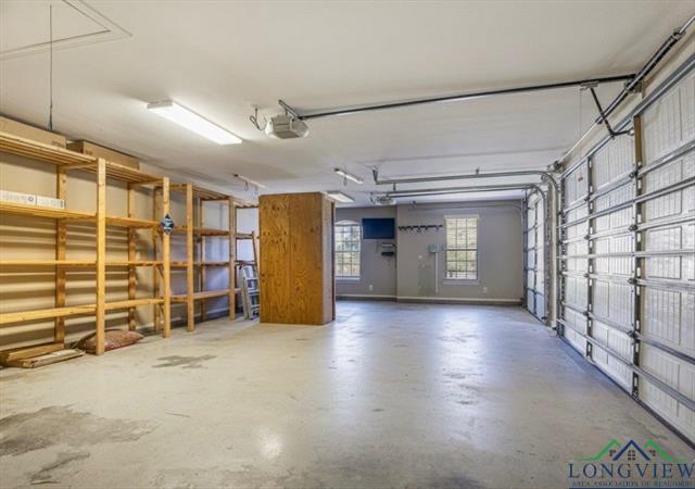 Longview, Texas, 75602, United States, 4 Bedrooms Bedrooms, ,3 BathroomsBathrooms,Residential,For Sale,1970791