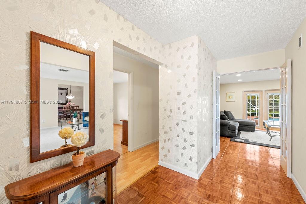 Plantation, Florida, 33324, United States, 3 Bedrooms Bedrooms, ,2 BathroomsBathrooms,Residential,For Sale,1792885