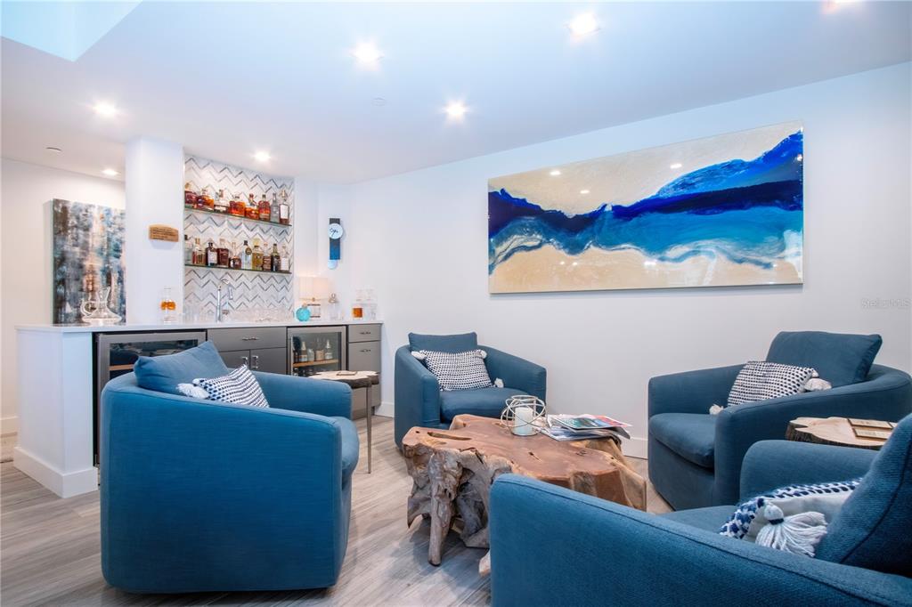 Longboat Key, Florida, 34228, United States, 2 Bedrooms Bedrooms, ,2 BathroomsBathrooms,Residential,For Sale,1993516