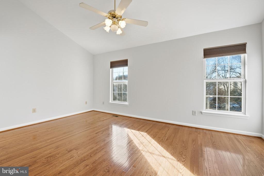 Sterling, Virginia, 20166, United States, 3 Bedrooms Bedrooms, ,3 BathroomsBathrooms,Residential,For Sale,2010365