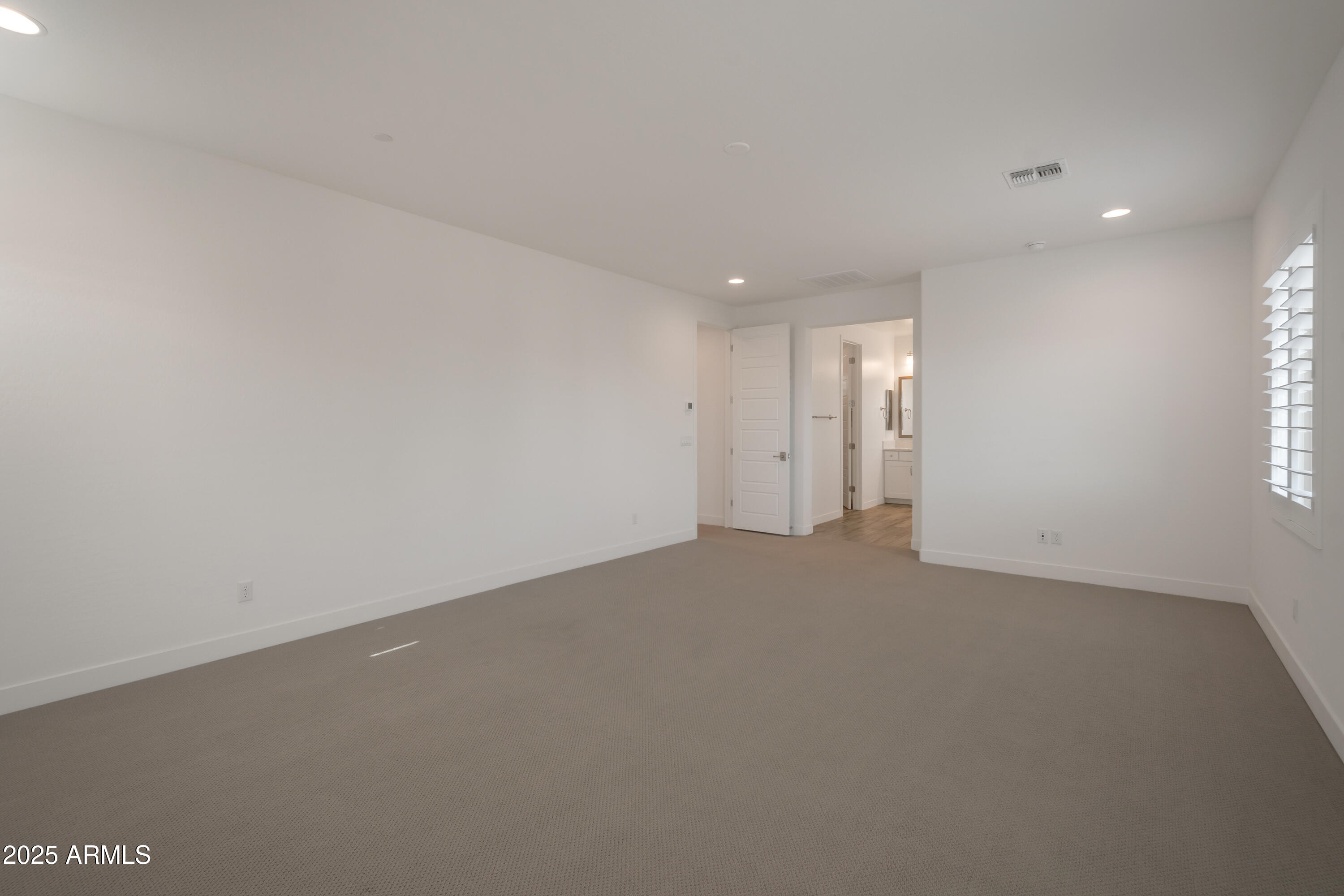 Mesa, Arizona, 85215, United States, 5 Bedrooms Bedrooms, ,Residential,For Sale,1942270