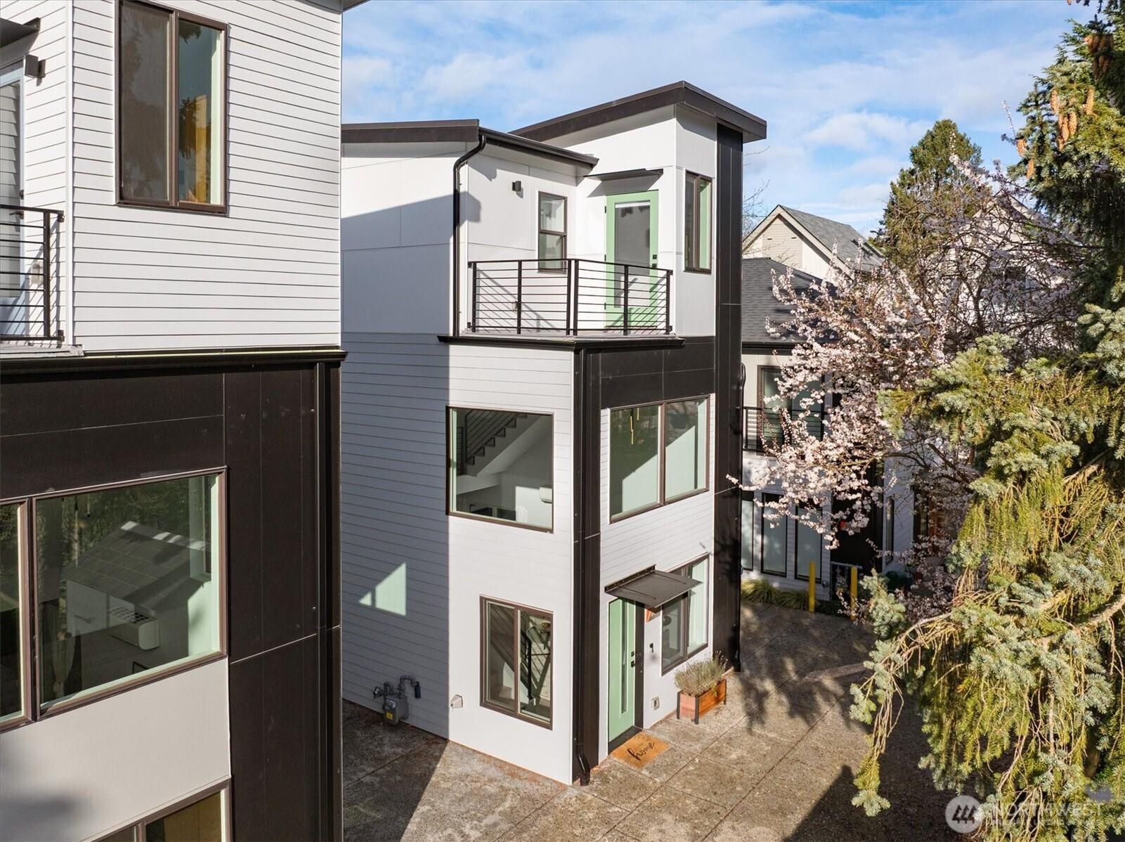 SEATTLE, Washington, 98117, United States, 2 Bedrooms Bedrooms, ,3 BathroomsBathrooms,Residential,For Sale,1737577