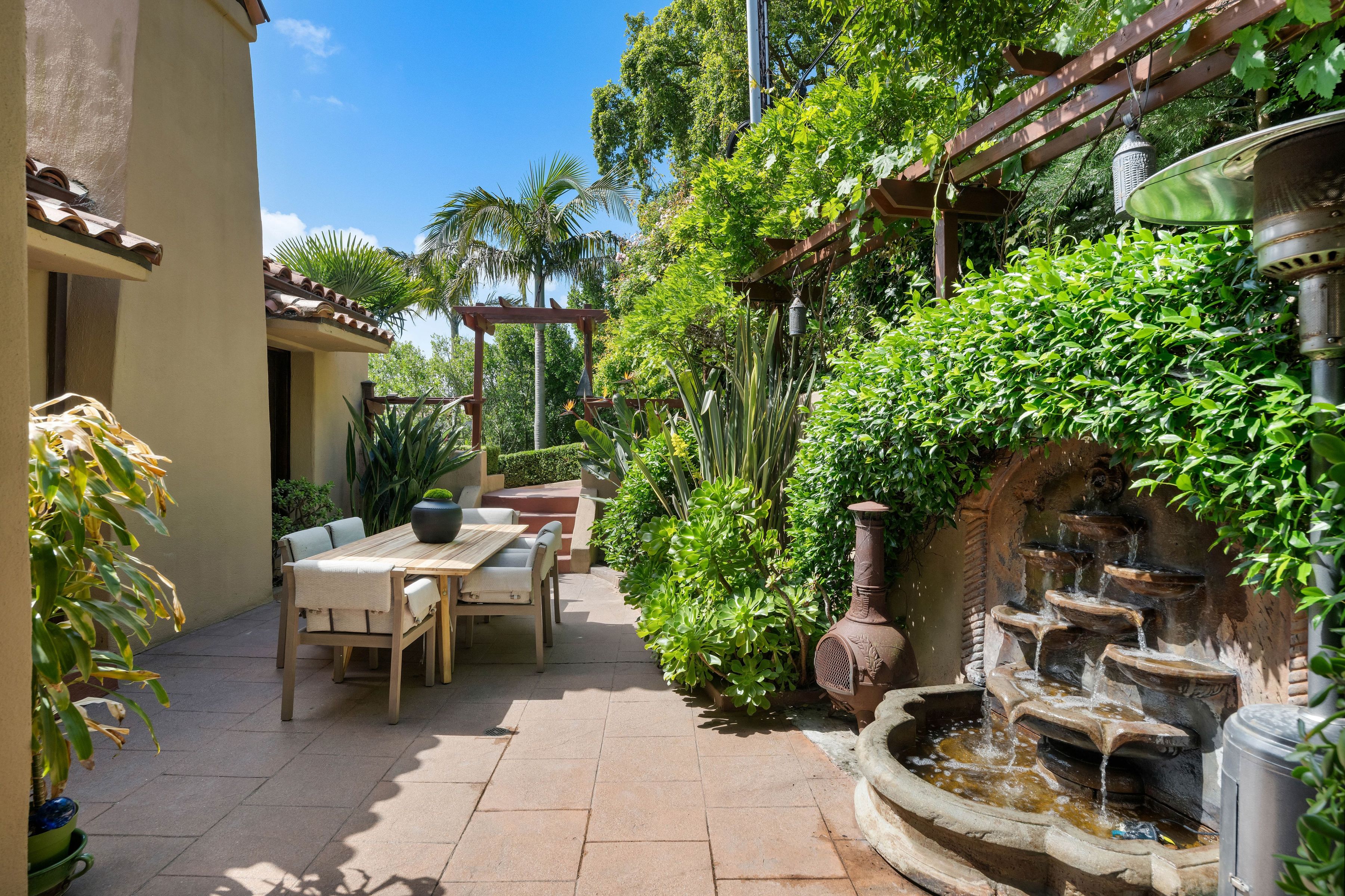  SPANISH REVIVAL ESTATE - 物件實景