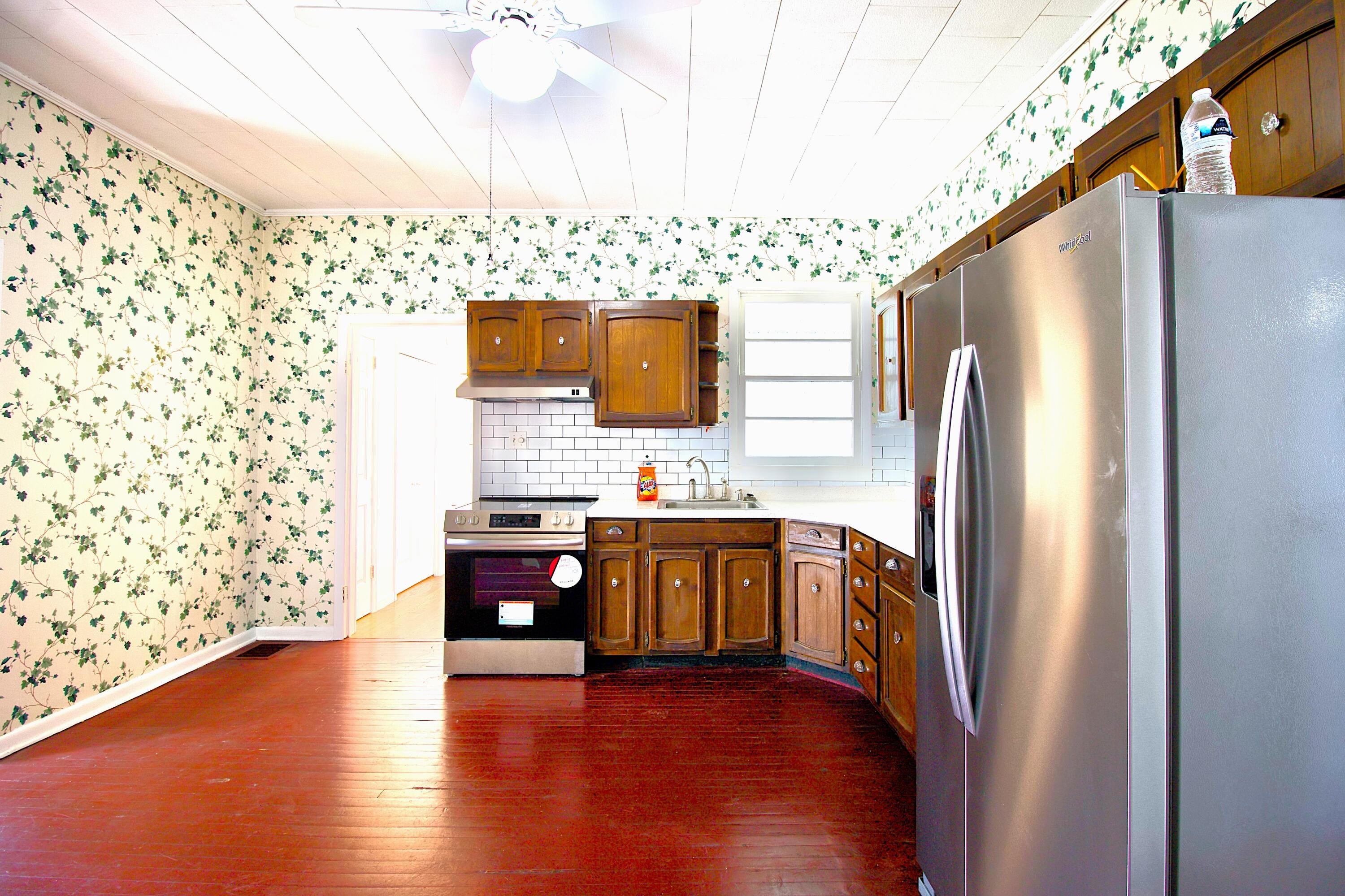 Alderson, West Virginia, 24910, United States, 3 Bedrooms Bedrooms, ,4 BathroomsBathrooms,Residential,For Sale,1751308