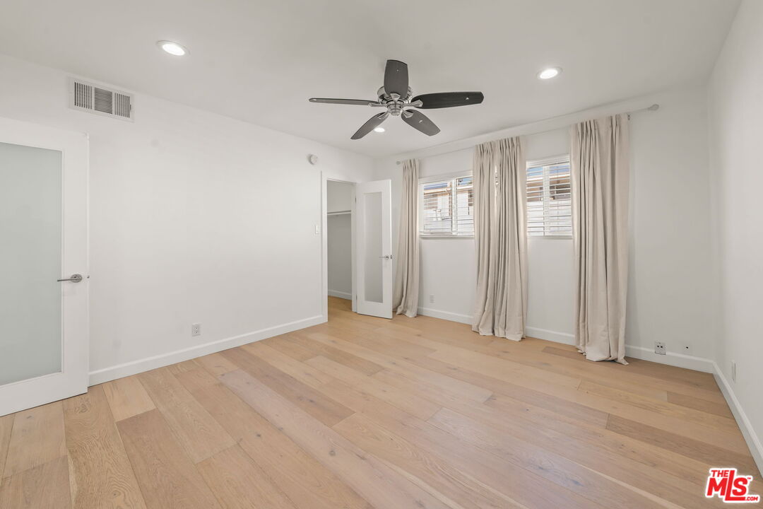 Los Angeles, California, 90046, United States, 3 Bedrooms Bedrooms, ,3 BathroomsBathrooms,Residential,For Sale,1989732