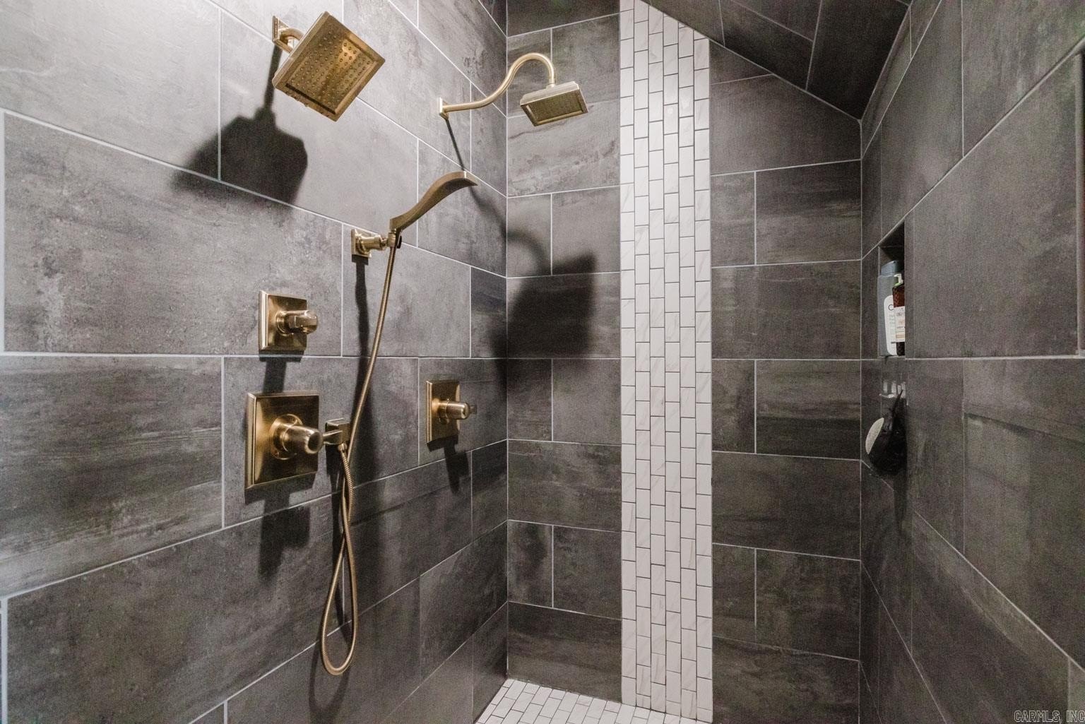 Benton, Arkansas, 72015, United States, 5 Bedrooms Bedrooms, ,3 BathroomsBathrooms,Residential,For Sale,1978778