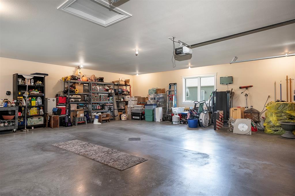 Polson, Montana, 59860, United States, 3 Bedrooms Bedrooms, ,1 BathroomBathrooms,Residential,For Sale,1976737