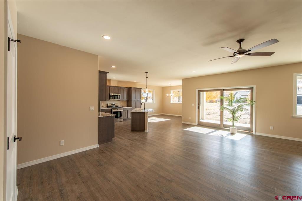 Montrose, Colorado, 81401, United States, 3 Bedrooms Bedrooms, ,2 BathroomsBathrooms,Residential,For Sale,1994283