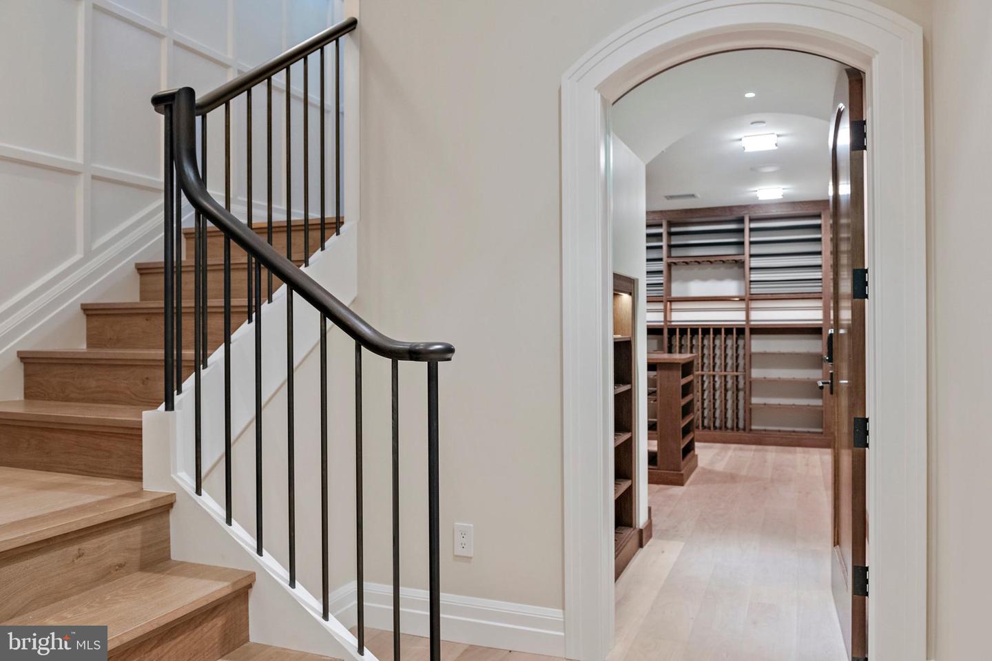 Annapolis, Maryland, 21403, United States, 4 Bedrooms Bedrooms, ,6 BathroomsBathrooms,Residential,For Sale,1940452