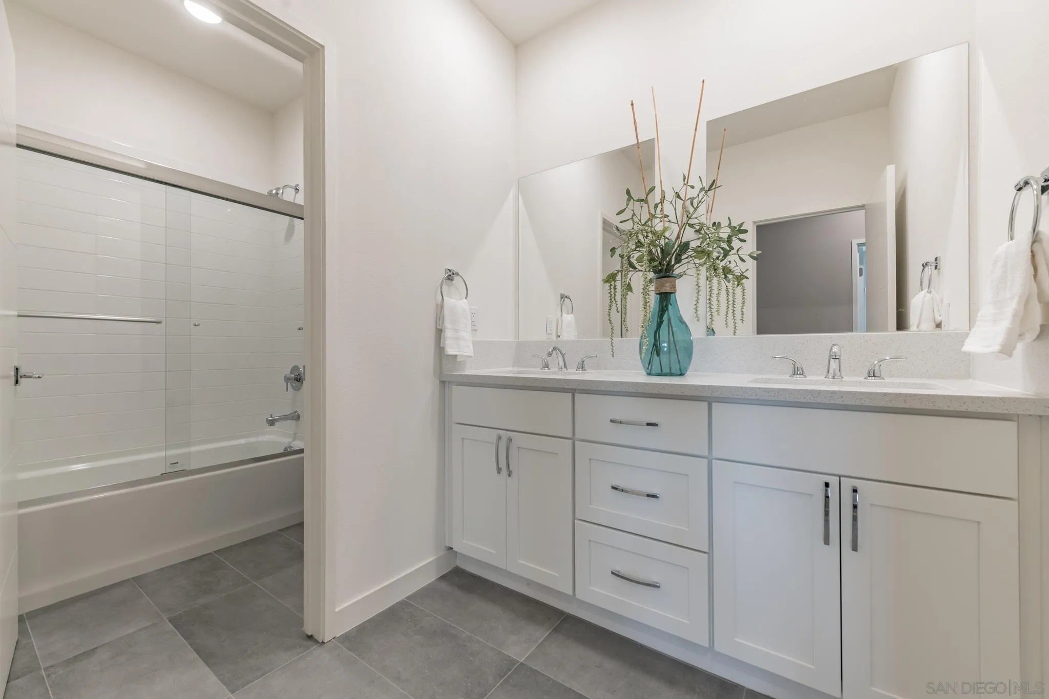 Vista, California, 92084, United States, 90 Bedrooms Bedrooms, ,112 BathroomsBathrooms,Residential,For Sale,1902308