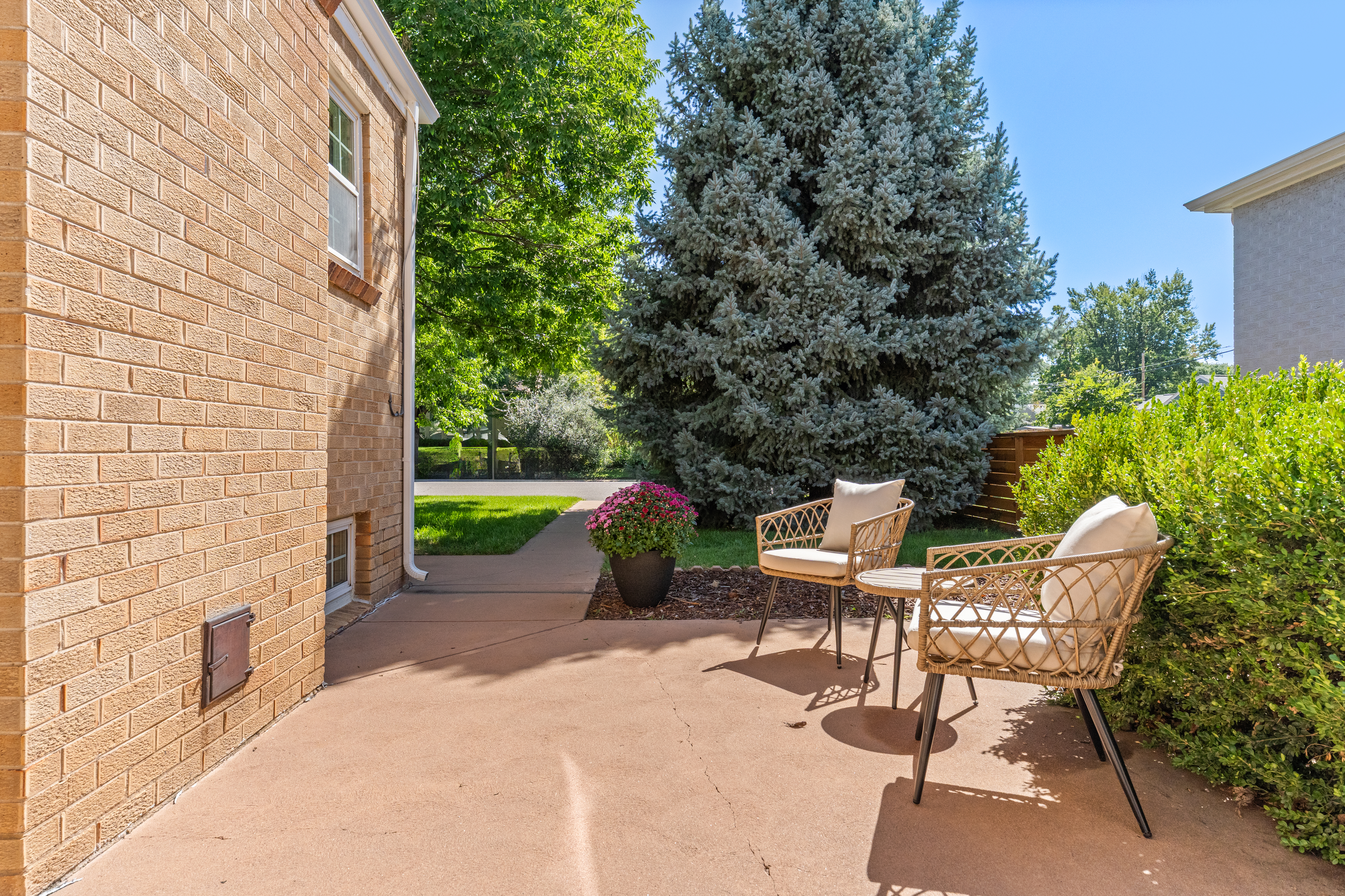  Classic Belcaro Charm Meets Modern, Updated 4-Bedroom, 2-Bath Brick Ranch - 物件實景