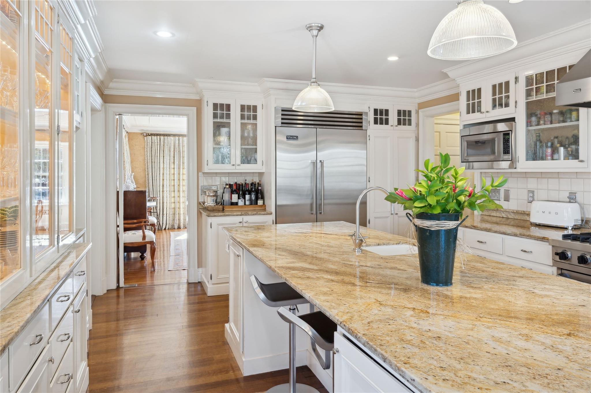 Bronxville, New York, 10708, United States, 5 Bedrooms Bedrooms, ,6 BathroomsBathrooms,Residential,For Sale,1732022