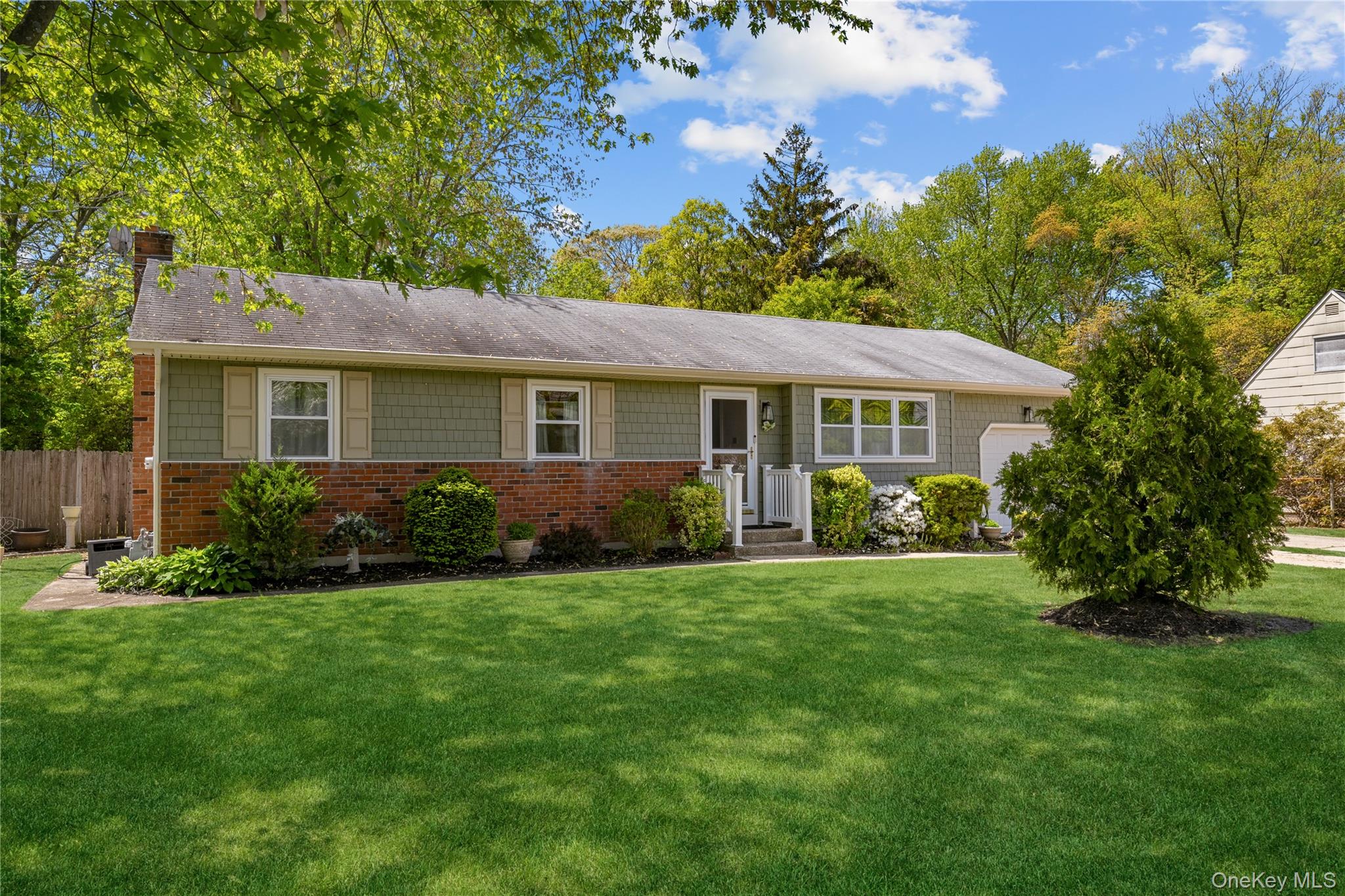  36 Marshall Drive, Selden, NY, 11784 - 物件實景