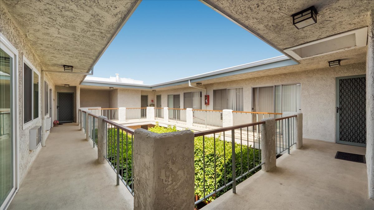 Los Angeles, California, 90034, United States, 2 Bedrooms Bedrooms, ,2 BathroomsBathrooms,Residential,For Sale,1944972