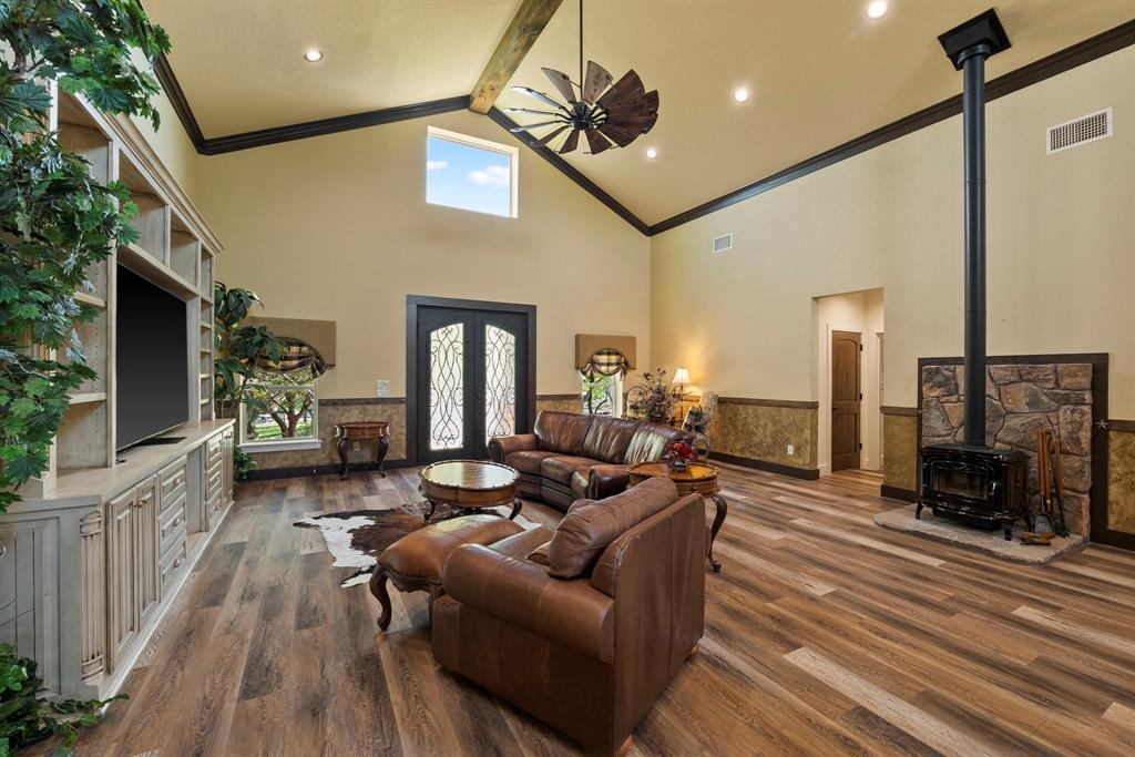 Weatherford, Texas, 76085, United States, 4 Bedrooms Bedrooms, ,4 BathroomsBathrooms,Residential,For Sale,1977773