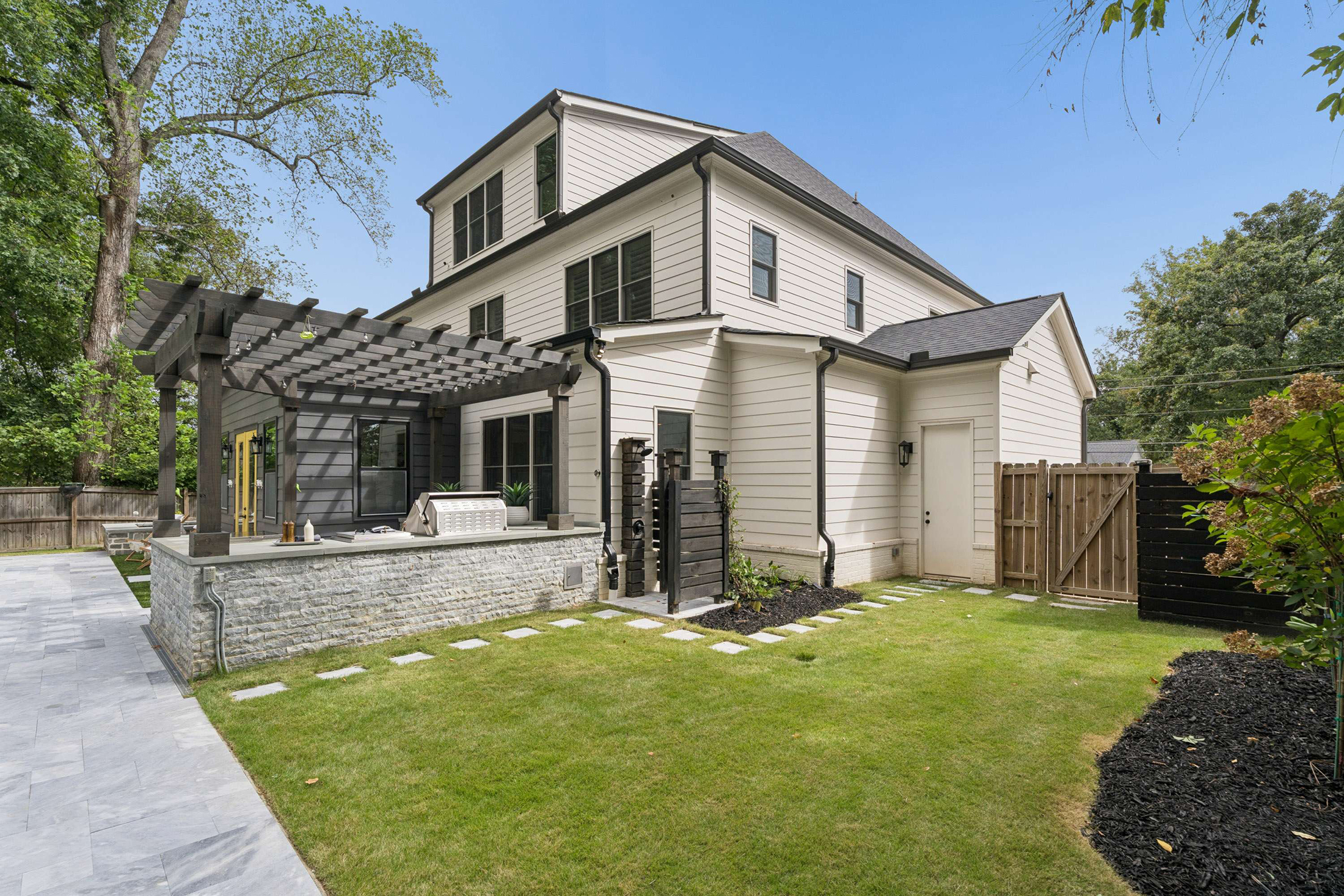  Sophisticated Interiors. Extraordinary Brookhaven Outdoor Living. - 物件實景