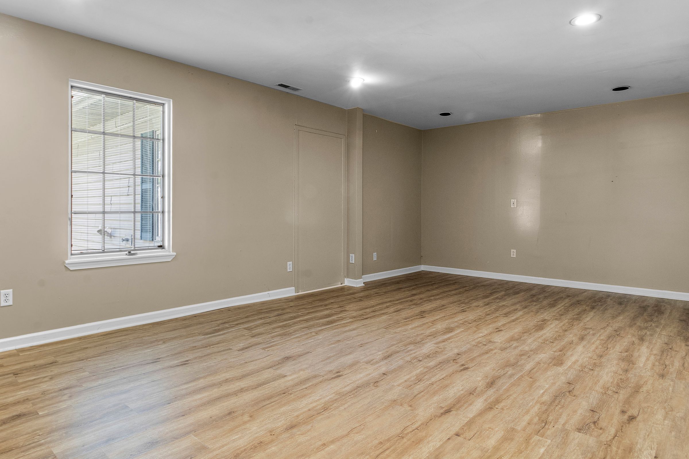 Indianapolis, Indiana, 46240, United States, 14 Bedrooms Bedrooms, ,6 BathroomsBathrooms,Residential,For Sale,1908586