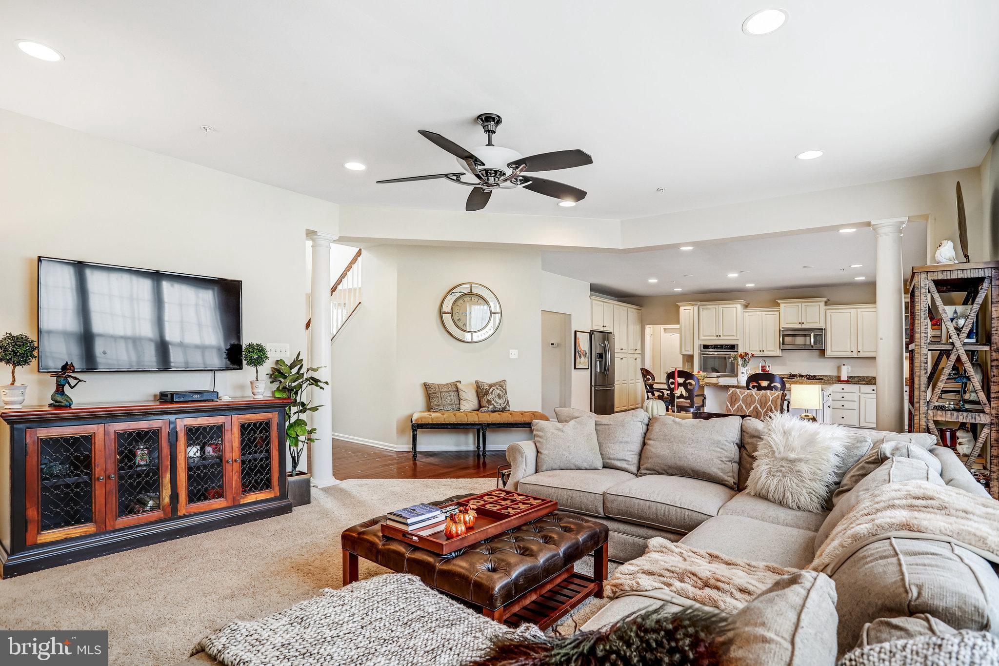 Lanham, Maryland, 20706, United States, 6 Bedrooms Bedrooms, ,5 BathroomsBathrooms,Residential,For Sale,2002849