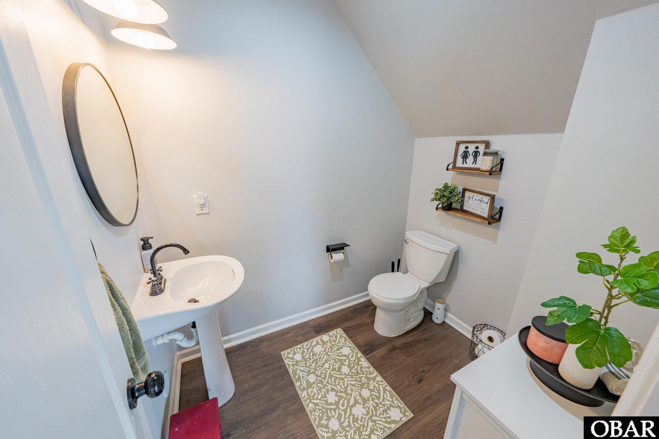 Moyock, North Carolina, 27958, United States, 6 Bedrooms Bedrooms, ,3 BathroomsBathrooms,Residential,For Sale,1997191