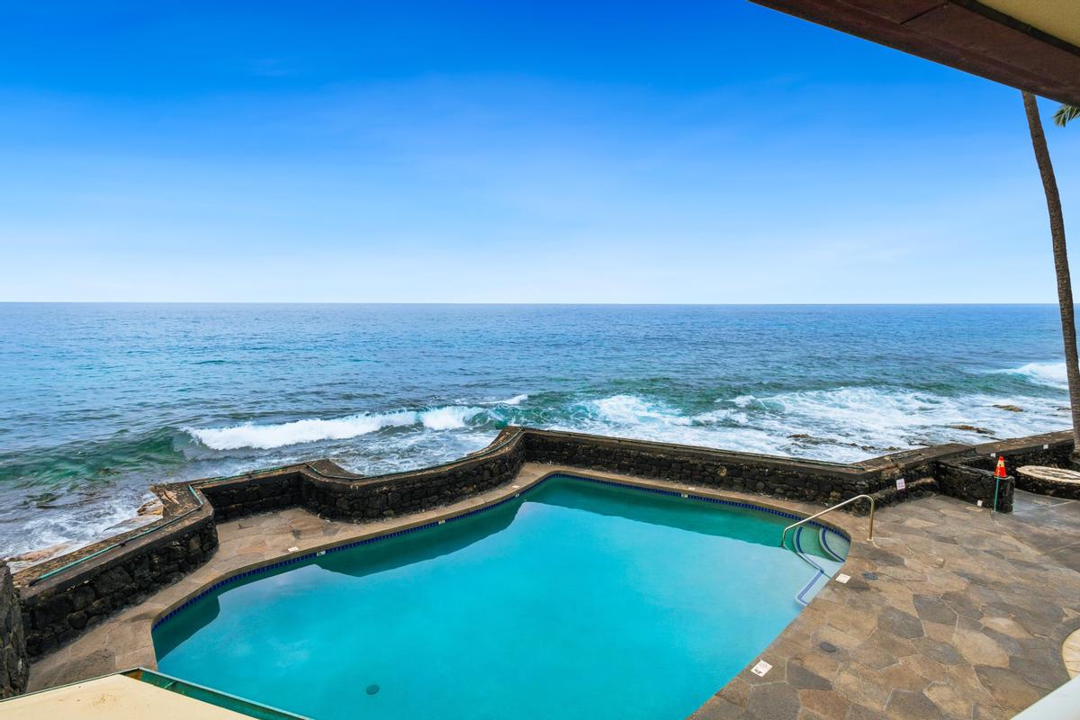 Kailua-Kona, Hawaii, 96740, United States, ,1 BathroomBathrooms,Residential,For Sale,1997056